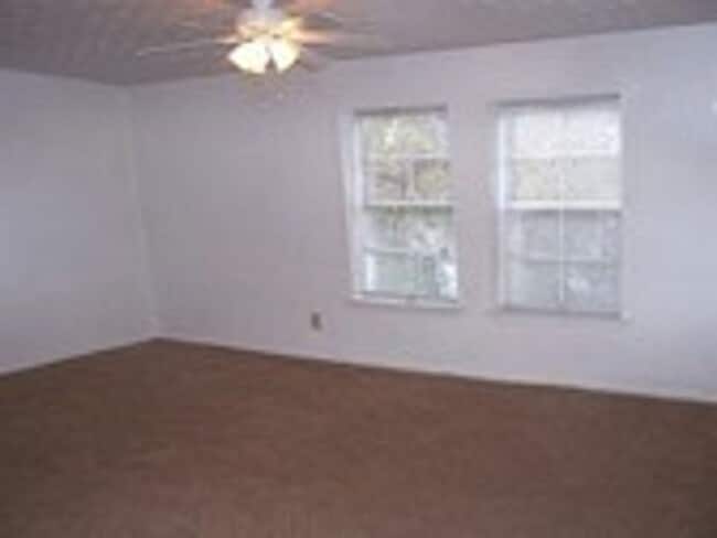 2020 Continental Ave in Tallahassee, FL - Building Photo - Building Photo