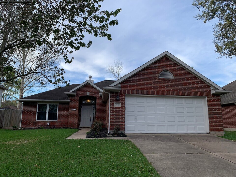 3611 Stratford Town Ln in Sugar Land, TX - Building Photo