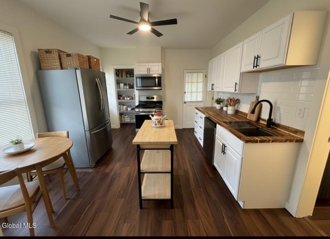 577 6th Ave in Watervliet, NY - Building Photo - Building Photo