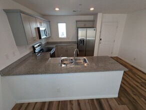 12103 Mojave Gold Rd in Las Vegas, NV - Building Photo - Building Photo