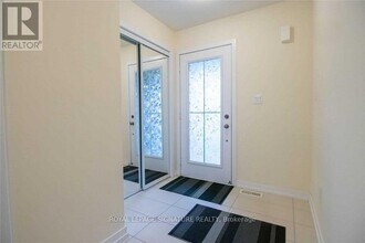 76 Scarletwood St in Hamilton, ON - Building Photo - Building Photo