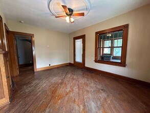 727 N Dodge St in Iowa City, IA - Building Photo - Building Photo