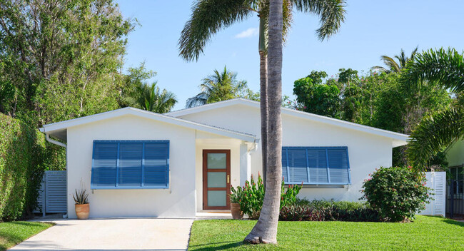 255 Cortez Rd in West Palm Beach, FL - Building Photo - Building Photo