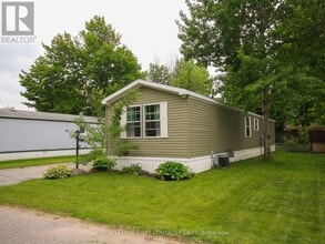 23 Georgian Glen Dr in Wasaga Beach, ON - Building Photo - Building Photo
