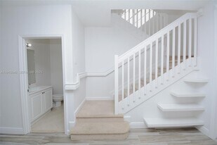 9219 SW 227th St in Cutler Bay, FL - Building Photo