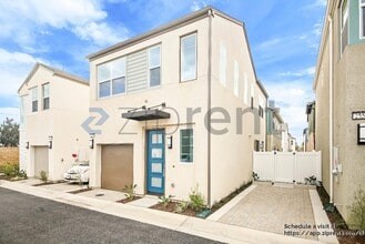 2556 E Lincoln Paseo in Ontario, CA - Building Photo - Building Photo