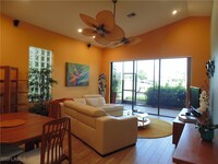 9530 Mariners Cove Ln in Ft. Myers, FL - Foto de edificio - Building Photo