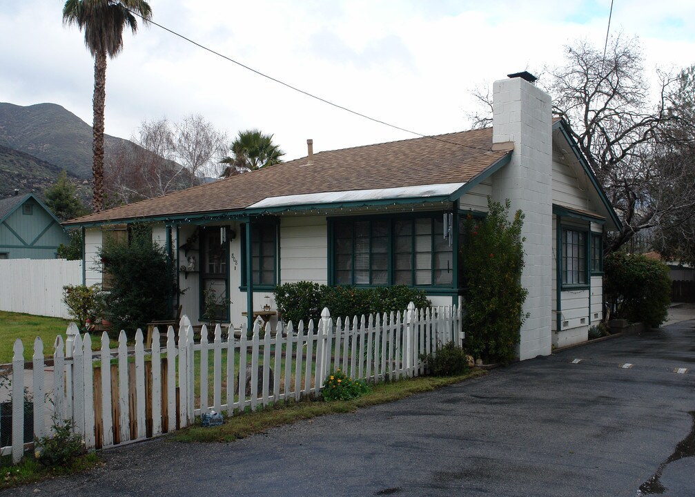 808 Drown Ave in Ojai, CA - Building Photo