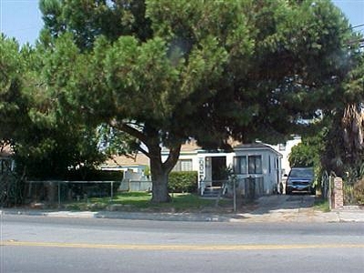 420 4th St in Bakersfield, CA - Building Photo