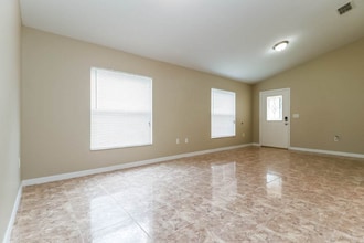 7204 Donald Ave in Tampa, FL - Building Photo - Building Photo