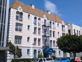 665 Cochran Ave in Los Angeles, CA - Building Photo