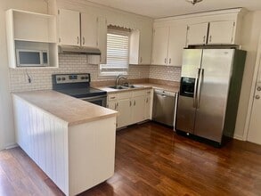 8608 Stonegate Dr in Raleigh, NC - Building Photo - Building Photo