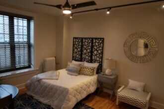 4526 N Sheridan Rd in Chicago, IL - Foto de edificio - Building Photo