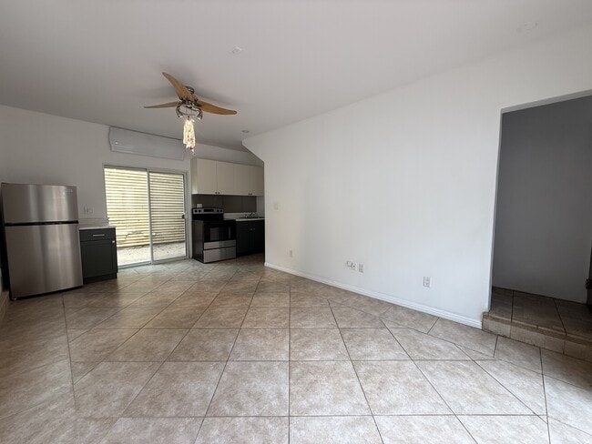 748 N La Jolla Ave