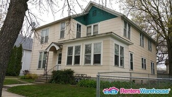 407 N Elm Ave in Owatonna, MN - Building Photo