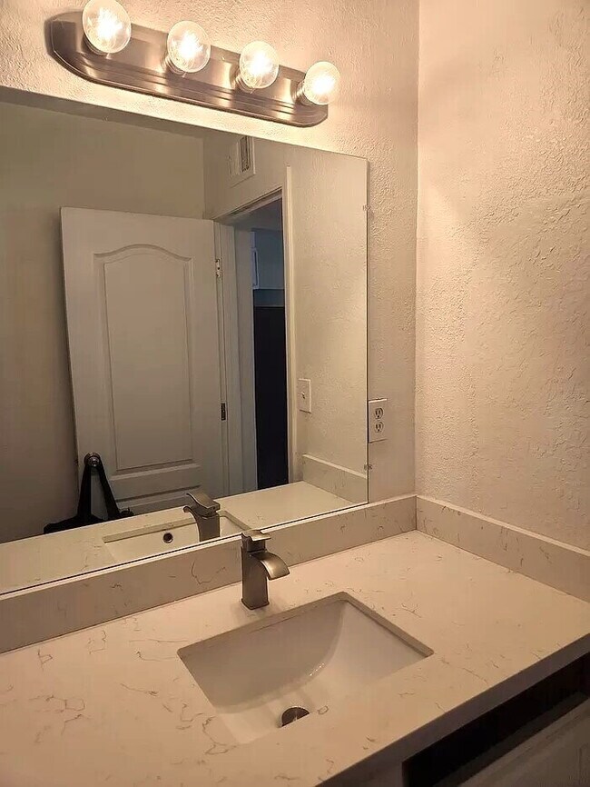 1814 N 26th Pl in Phoenix, AZ - Foto de edificio - Building Photo