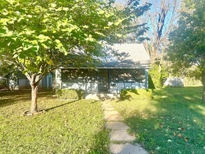 517 N Walnut Ave in Republic, MO - Building Photo - Building Photo