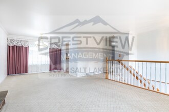 1747 E Sugarloaf Dr in Sandy, UT - Building Photo - Building Photo
