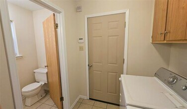801 Livingston Dr in Hurst, TX - Building Photo - Building Photo