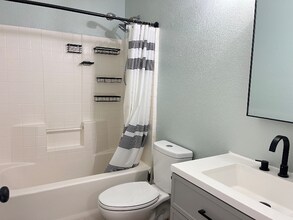 638 Ribbon Grass Ave in Las Vegas, NV - Building Photo - Building Photo