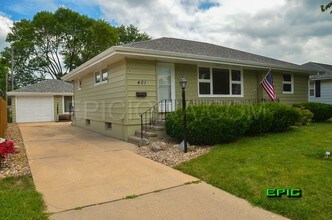 401 31st St NW in Cedar Rapids, IA - Building Photo - Building Photo