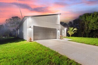 2241 Nordendale Blvd in North Port, FL - Building Photo - Building Photo