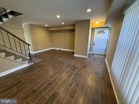 131 Chelsea Cir in Clementon, NJ - Building Photo