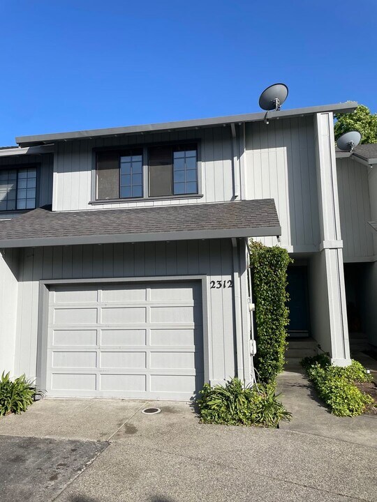 2312 Maher Dr in Santa Rosa, CA - Building Photo