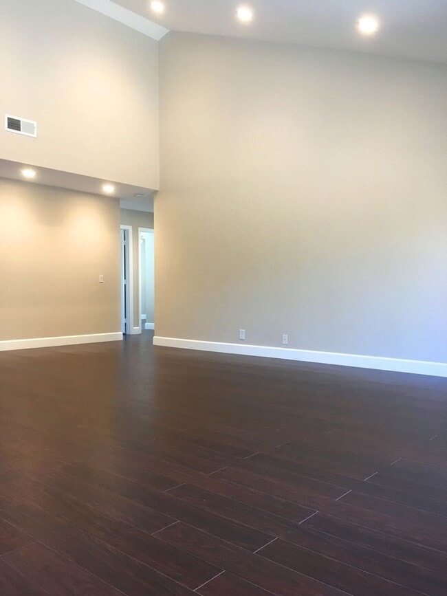 5313 W Lehnhardt Ave in Santa Ana, CA - Building Photo - Building Photo