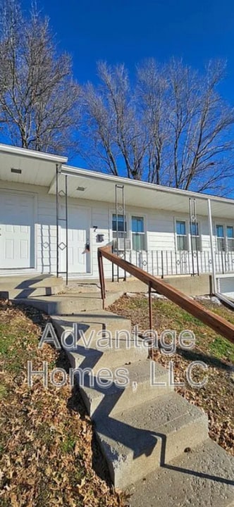 1007 N Scott Ave in Belton, MO - Building Photo