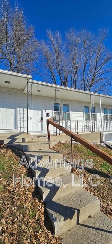 property at 1007 N Scott Ave