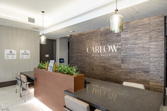 Carlow in Hauppauge, NY - Foto de edificio - Interior Photo