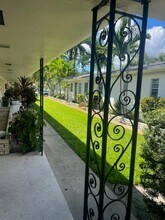 2181 NE 167th St in North Miami Beach, FL - Foto de edificio - Building Photo