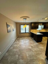 5916 N Odell Ave in Chicago, IL - Foto de edificio - Building Photo