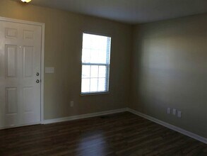 171 Honey Locust Ln in Commercial Point, OH - Building Photo - Building Photo