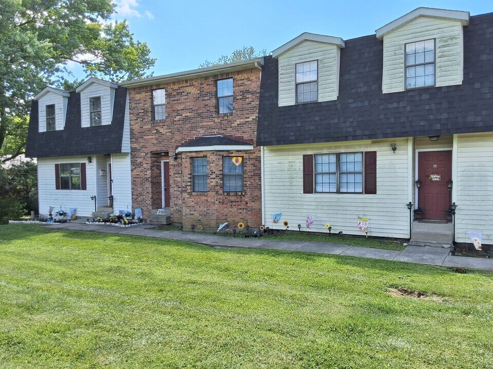 716 Rogersville Rd in Radcliff, KY - Building Photo
