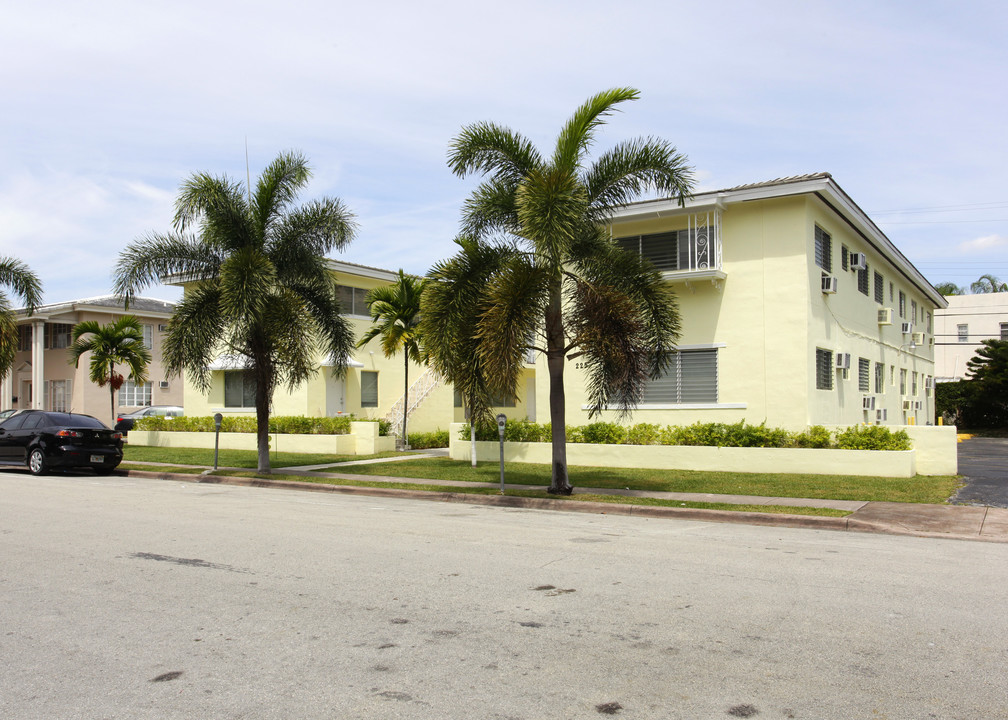 225-229 Madeira Ave in Coral Gables, FL - Building Photo