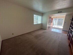 5220 Greenberry Dr in Sacramento, CA - Building Photo - Building Photo