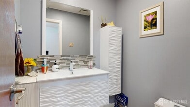 157 Willowbrook Dr in North Brunswick, NJ - Building Photo - Building Photo