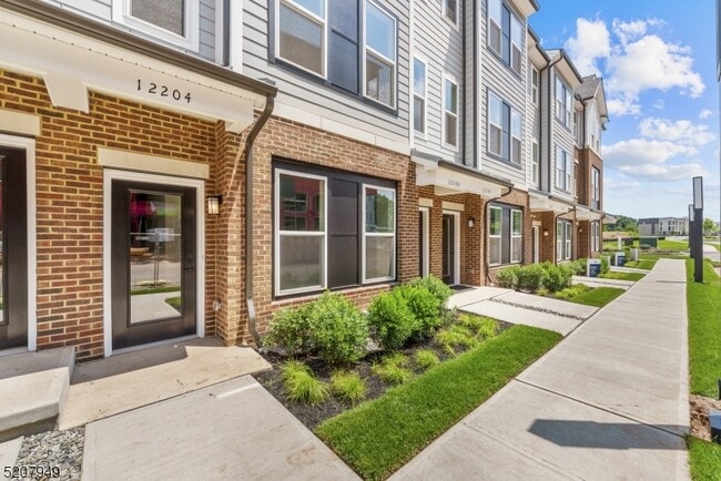 8 Jessica Ln in Union, NJ - Building Photo - Building Photo