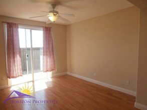 5395 Knotty Pine Way in Sacramento, CA - Building Photo - Building Photo