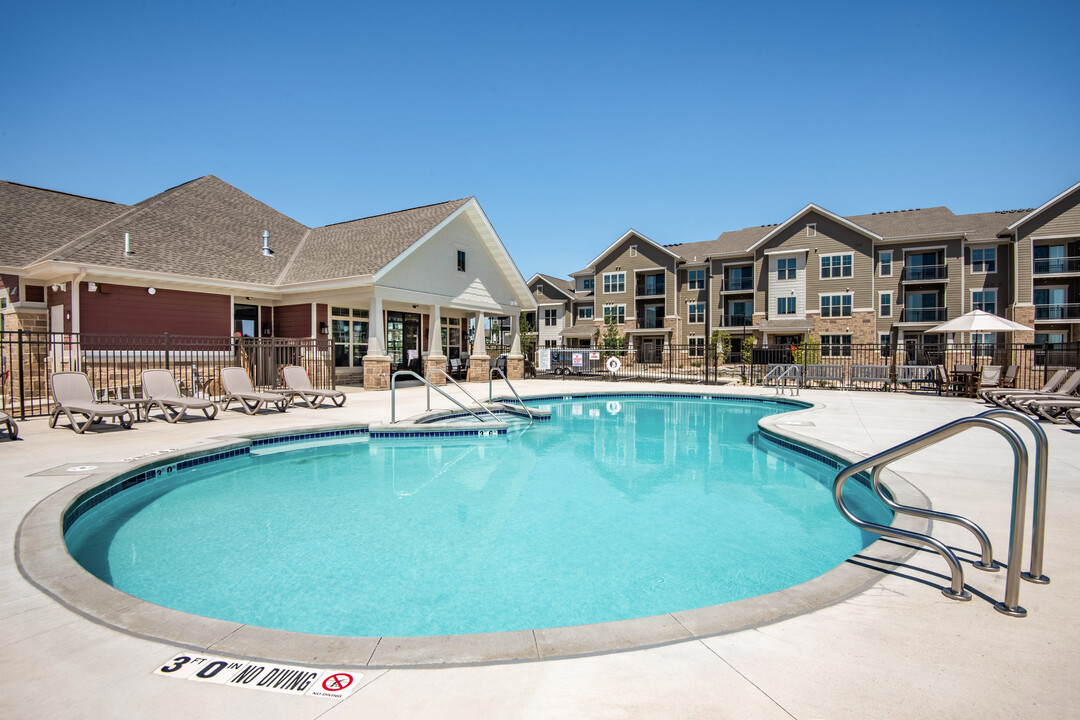 Heritage Hills Apartments in Waunakee, WI - Foto de edificio