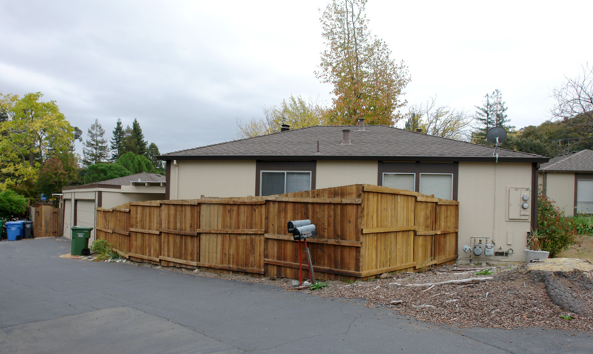 1486 Post Ranch Rd in Santa Rosa, CA - Building Photo