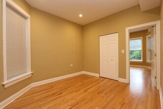 2431 N Kedzie Blvd in Chicago, IL - Building Photo - Building Photo