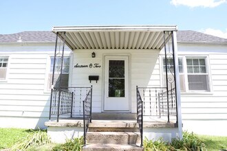 1602 N Olive St in Rolla, MO - Building Photo - Building Photo