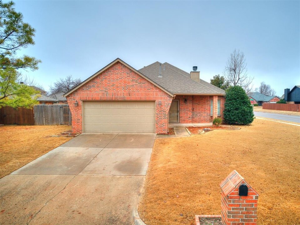 1724 NW 177th Terrace in Edmond, OK - Building Photo