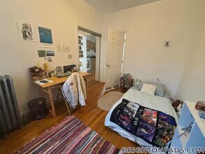 17 Cummings Rd, Unit 3 in Boston, MA - Foto de edificio - Building Photo