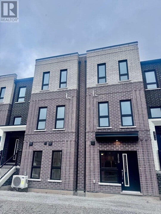 70 Kenesky Dr in Hamilton, ON - Building Photo