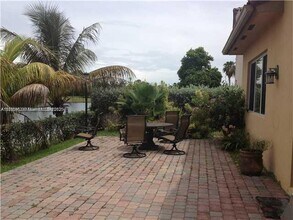 22032 SW 95th Pl in Cutler Bay, FL - Building Photo - Building Photo