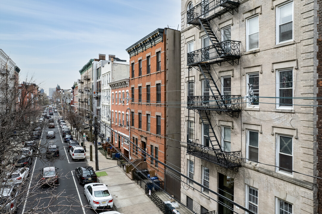 RES Condo in Hoboken, NJ - Building Photo